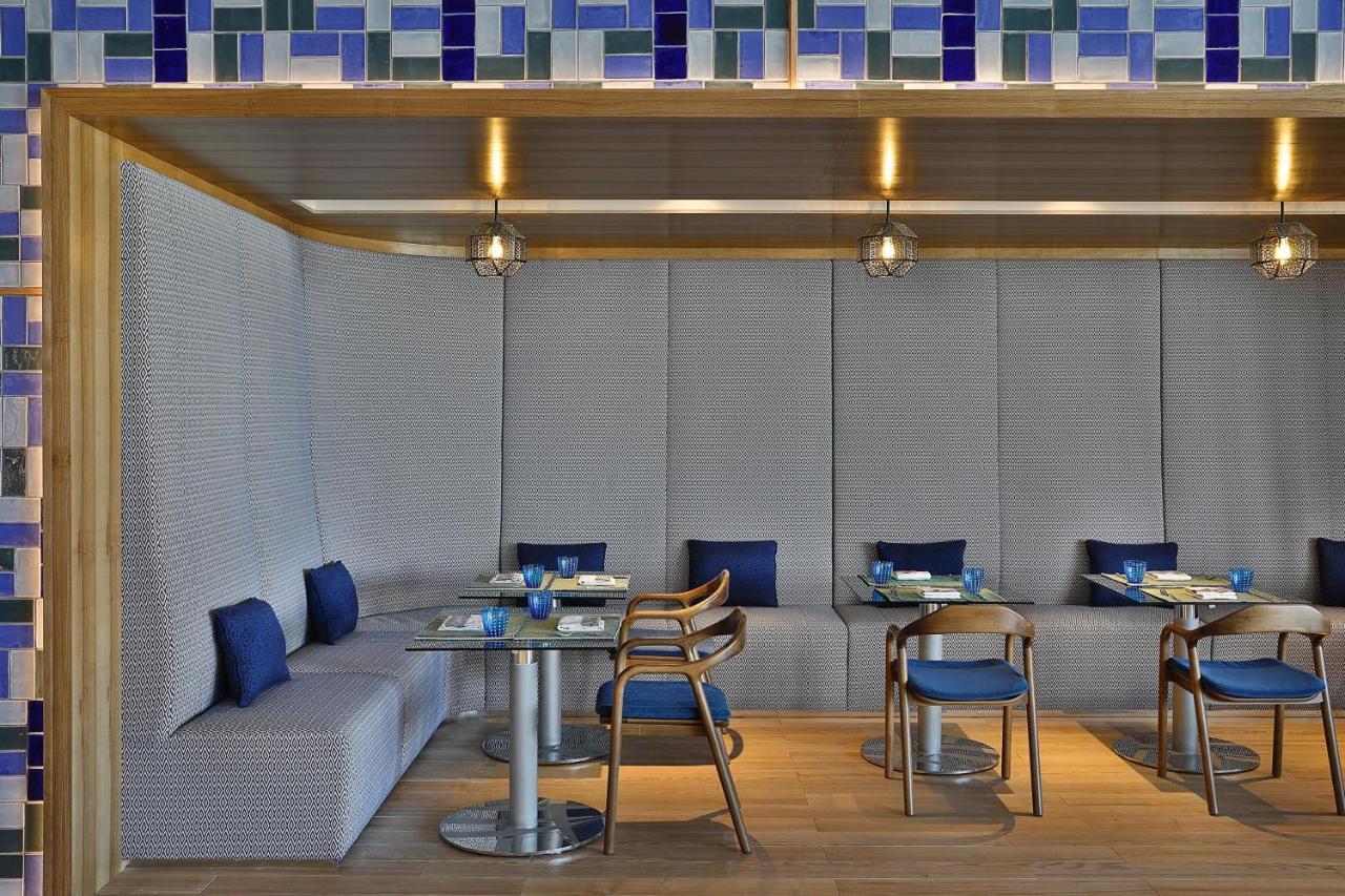 فندق دبليو مسقط المظهر الخارجي الصورة The interior of the restaurant