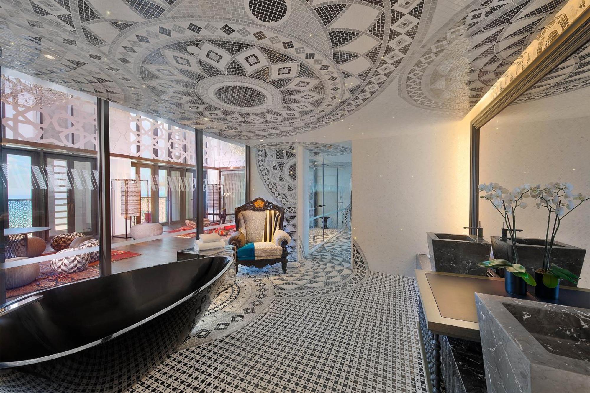 فندق دبليو مسقط المظهر الخارجي الصورة The interior of the hotel