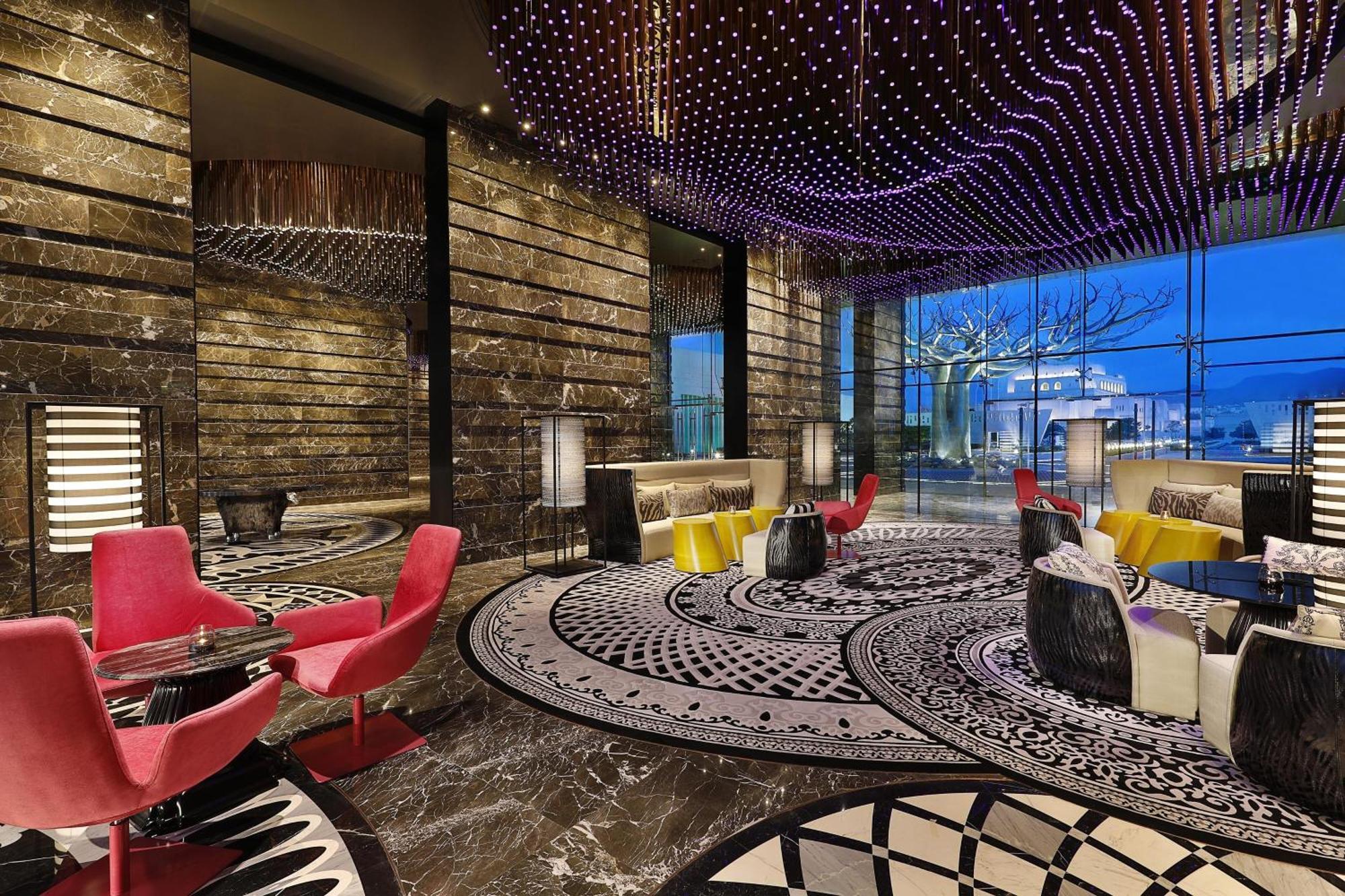 فندق دبليو مسقط المظهر الخارجي الصورة The lobby of the hotel